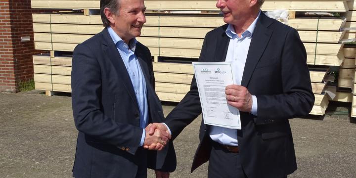 Markt regelt recycling van betonnen dakpannen in convenant