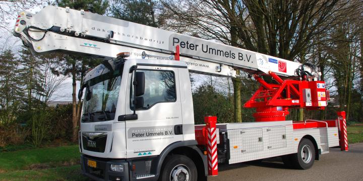 All-up levert nieuwe kraan aan Dakmeester Peter Ummels