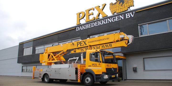 Nieuwe kraan voor Pex Dakbedekkingen