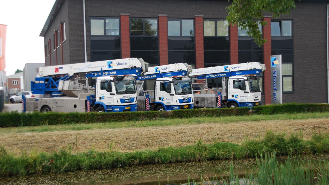 2 nieuwe kranen voor Dakmeester Sloof uit Rijssen