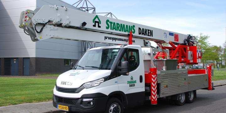 Nieuwe kranen voor Dakmeester Konrad Roof Technology & Starmans Daken